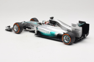 Mercedes W05 #44 L. Hamilton Mercedes AMG Petronas Malaysian Grand Prix Winner 2014 Minichamps 1:18 110140144 Kov – obrázok 5 z 7
