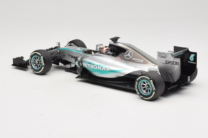 Mercedes W06 #44 L. Hamilton F1 World Champion 2015 Dealer Edition Minichamps 1:18 B66960539 Kov – obrázok 5 z 7