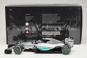 Mercedes W06 #44 L. Hamilton F1 World Champion 2015 Dealer Edition Minichamps 1:18 B66960539 Kov – obrázok 6 z 7