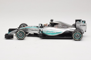 Mercedes W06 #44 L. Hamilton Mercedes AMG Petronas Australian Grand Prix Winner 2015 Minichamps 1:18 110150044 Kov – obrázok 3 z 7