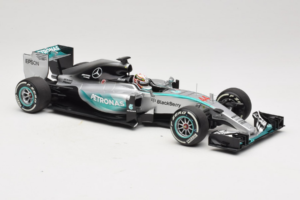 Mercedes W06 #44 L. Hamilton Mercedes AMG Petronas Australian Grand Prix Winner 2015 Minichamps 1:18 110150044 Kov – obrázok 4 z 7