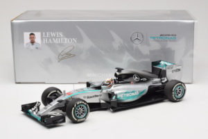 Mercedes W06 #44 L. Hamilton Mercedes AMG Petronas Australian Grand Prix Winner 2015 Minichamps 1:18 110150044 Kov – obrázok 7 z 7