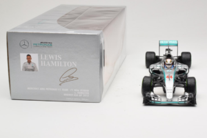 Mercedes W06 #44 L. Hamilton Mercedes AMG Petronas United States Grand Prix Winner World Champion 2015 Minichamps 1:18 110150 – obrázok 6 z 7