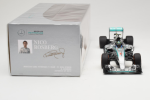 Mercedes W06 #6 N. Rosberg Mercedes AMG Petronas Japanese Grand Prix 2015 Minichamps 1:18 110150206 Kov – obrázok 6 z 7