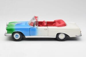 Mercedes 280SE W108 Tricolor Maisto 1:18 56014 Kov – obrázok 4 z 8