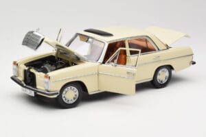 Mercedes W115 Strich 8 Krémový Sun Star 1:18 4581 Kov – obrázok 2 z 8