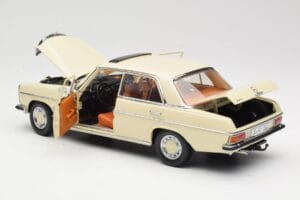Mercedes W115 Strich 8 Krémový Sun Star 1:18 4581 Kov – obrázok 5 z 8