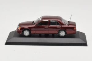 Mercedes W124 Dark Red Metallic Minichamps 1:43 MB002 Kov