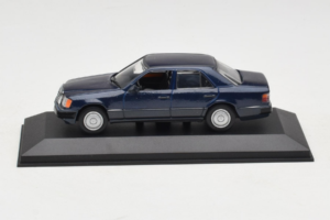 Mercedes W124 Tmavo Modrý Minichamps 1:43 MB006 Kov