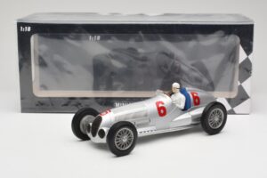Mercedes W125 #6 Daimler-Benz AG R. Caracciola 2nd Place Eifel Race Nurburgring 1937 Minichamps 1:18 155373106 Kov – obrázok 6 z 6