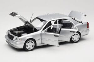 Mercedes C36 AMG W202 Silver Metallic Norev 1:18 183380 Kov – obrázok 2 z 8