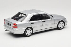 Mercedes C36 AMG W202 Silver Metallic Norev 1:18 183380 Kov – obrázok 3 z 8