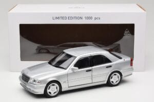 Mercedes C36 AMG W202 Silver Metallic Norev 1:18 183380 Kov – obrázok 8 z 8