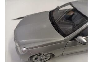 Mercedes E-Klasse W212 Avantgarde Iridium Strieborný Lak Vydanie 1 Minichamps 1:18 B66960212-D1 Kov – obrázok 8 z 11
