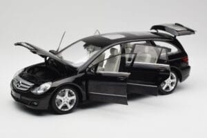 Mercedes R-Class W251 Obsidian Čierny Minichamps 1:18 150034601 Kov – obrázok 2 z 8
