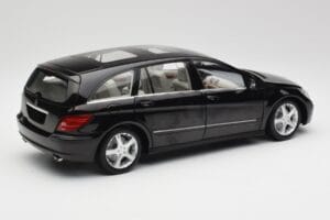 Mercedes R-Class W251 Obsidian Čierny Minichamps 1:18 150034601 Kov – obrázok 3 z 8