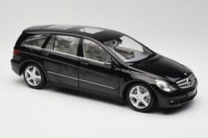 Mercedes R-Class W251 Obsidian Čierny Minichamps 1:18 150034601 Kov – obrázok 6 z 8