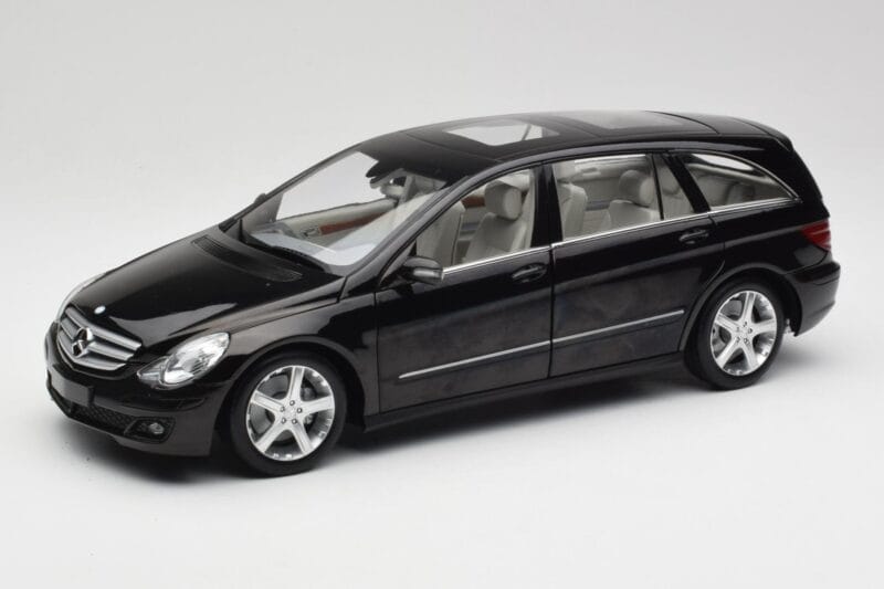 Mercedes R-Class W251 Obsidian Čierny Minichamps 1:18 150034601 Kov