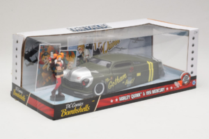 Mercury Gotham or Bust With Harley Quinn Figure Metals Diecast 1:24 30456 Kov – obrázok 2 z 3