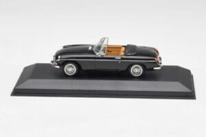 MGB Kabriolet Čierny Minichamps 1:43 430131030 Kov