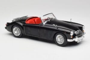MGA English Roadster Čierny Revell 1:18 84559091 Kov – obrázok 6 z 8