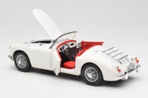 MGA Roadster Old English White Revell 1:18 08455 Kov – obrázok 5 z 8