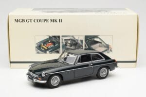 MGB GT Mk2 Coupe Racing Zelený AUTOart 1:18 76602 Kov – obrázok 8 z 8