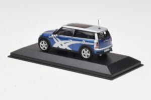 Mini Clubman R55 Cooper S Blue Metallic Onitsuka Tiger Minichamps 1:43 403138676 Kov – obrázok 3 z 4