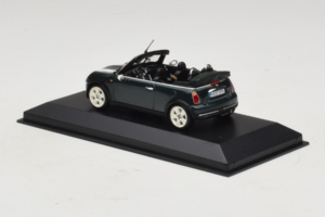 Mini Cooper Kabriolet Zelený s Bielym Pruhom Minichamps 1:43 80420309093-R1 Kov – obrázok 3 z 5