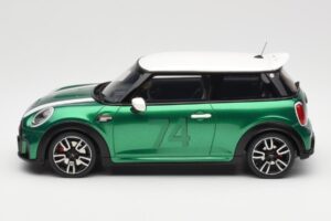 MINI Cooper F56 JCW British Racing Zelený Otto 1:18 OT1098 Živica – obrázok 3 z 6