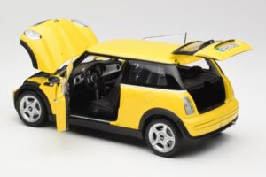 Mini Cooper One R50 Aerodynamický Paket Žltý Kyosho 1:18 80430148553 Kov – obrázok 5 z 8