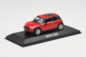 Mini Cooper Červený Minichamps 1:43 MINI010 Kov – obrázok 2 z 4