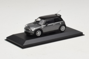 Mini Cooper S Grey Metallic Minichamps 1:43 80420148551-R1 Kov – obrázok 2 z 4