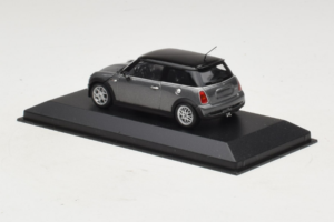 Mini Cooper S Grey Metallic Minichamps 1:43 80420148551-R1 Kov – obrázok 3 z 4