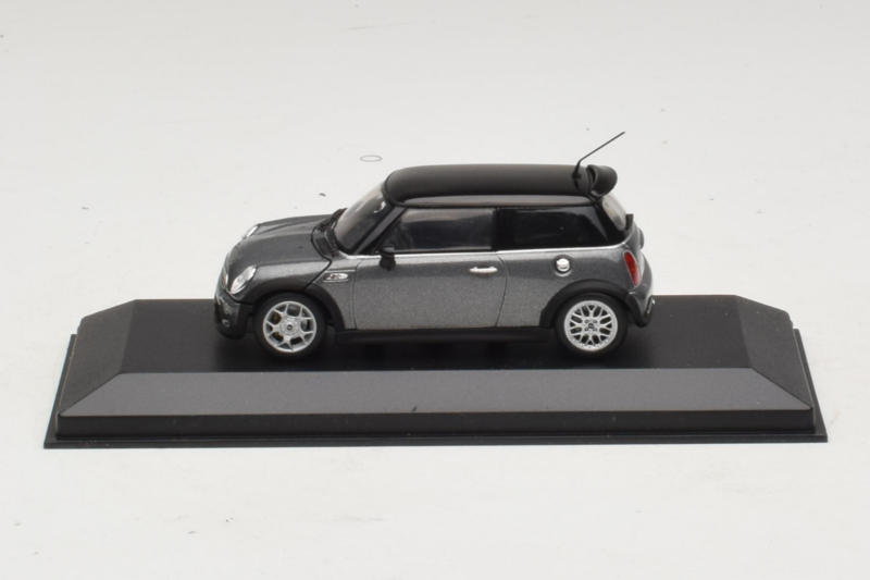 Mini Cooper S Grey Metallic Minichamps 1:43 80420148551-R1 Kov