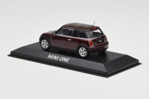 Mini One R50 Tmavo Červený S Čiernou Strechou Minichamps 1:43 MINI008 Kov – obrázok 3 z 5