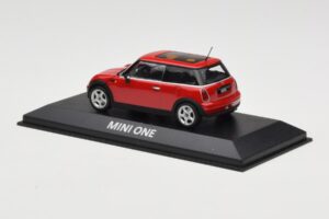 Mini One R50 Červený S Červenou Strechou Minichamps 1:43 MINI001 Kov – obrázok 3 z 5