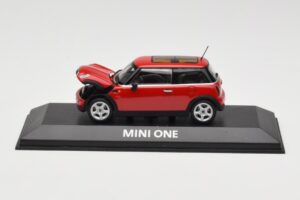 Mini One R50 Červený S Červenou Strechou Minichamps 1:43 MINI001 Kov – obrázok 5 z 5