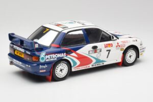 Mitsubishi Lancer Evo 3 Group A #4 T. Makinen / S. Harjanne Rally Australia 1996 Otto 1:18 OT475 Živica – obrázok 2 z 6