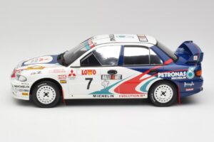 Mitsubishi Lancer Evo 3 Group A #4 T. Makinen / S. Harjanne Rally Australia 1996 Otto 1:18 OT475 Živica – obrázok 3 z 6