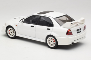 Mitsubishi Lancer Evo VI Tommi Makinen Edition Biely AUTOart 1:18 77157 Kov – obrázok 7 z 8