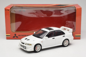 Mitsubishi Lancer Evo VI Tommi Makinen Edition Biely AUTOart 1:18 77157 Kov – obrázok 8 z 8