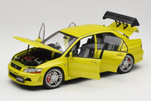 Mitsubishi Lancer Evo VII Mustard Yellow AUTOart 1:18 77166 Kov – obrázok 2 z 8