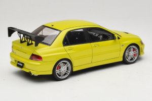 Mitsubishi Lancer Evo VII Mustard Yellow AUTOart 1:18 77166 Kov – obrázok 3 z 8