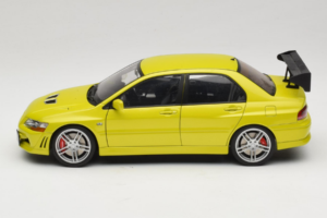 Mitsubishi Lancer Evo VII Mustard Yellow AUTOart 1:18 77166 Kov – obrázok 4 z 8