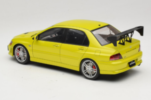 Mitsubishi Lancer Evo VII Mustard Yellow AUTOart 1:18 77166 Kov – obrázok 5 z 8