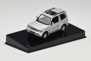 Mitsubishi Pajero SWB Strieborný AUTOart 1:43 57113 Kov – obrázok 2 z 4
