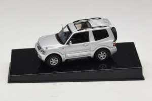 Mitsubishi Pajero SWB Strieborný AUTOart 1:43 57113 Kov