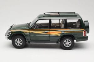 Mitsubishi Pajero V20 LWB Zelený Sun Star 1:18 1225 Kov – obrázok 4 z 8