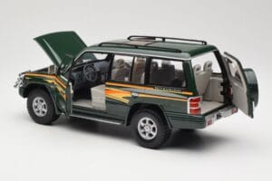 Mitsubishi Pajero V20 LWB Zelený Sun Star 1:18 1225 Kov – obrázok 5 z 8